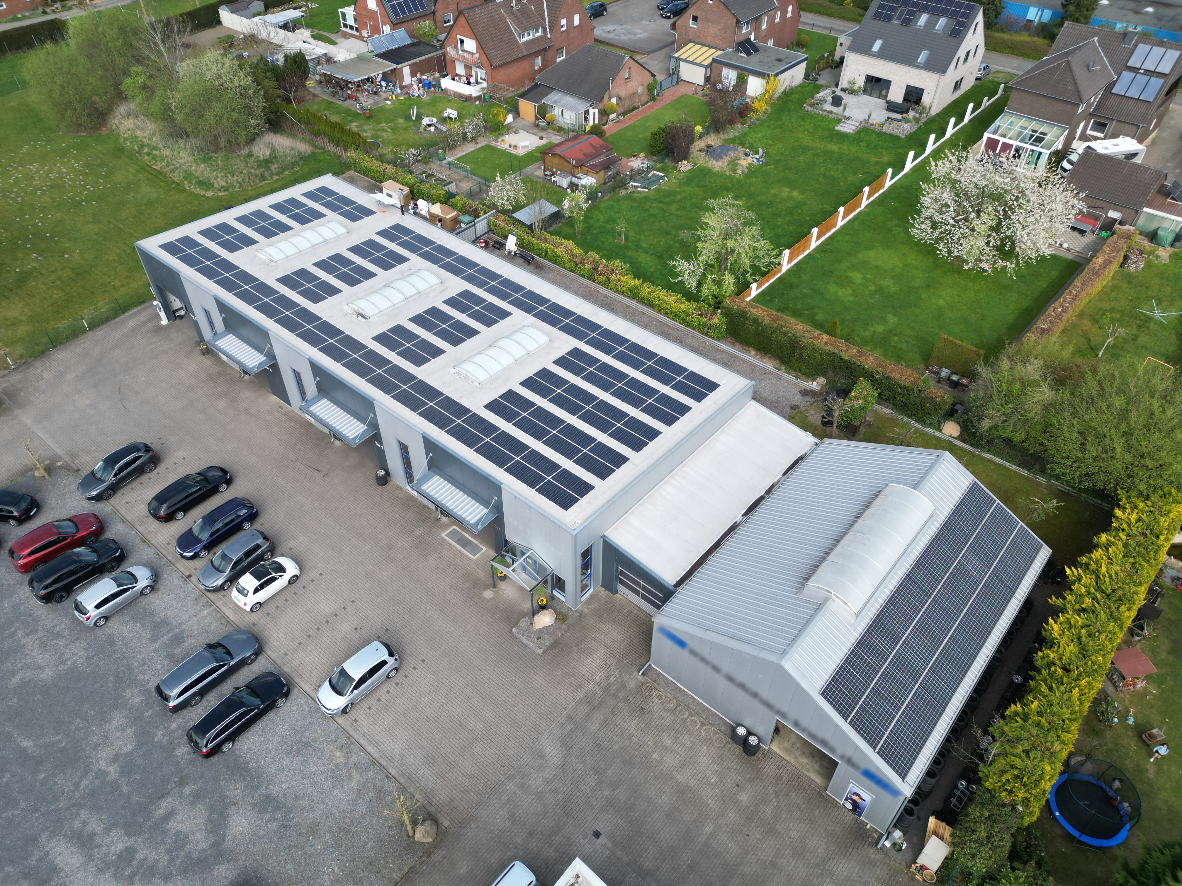 Gewerbe-PV-Anlage auf Hallendach